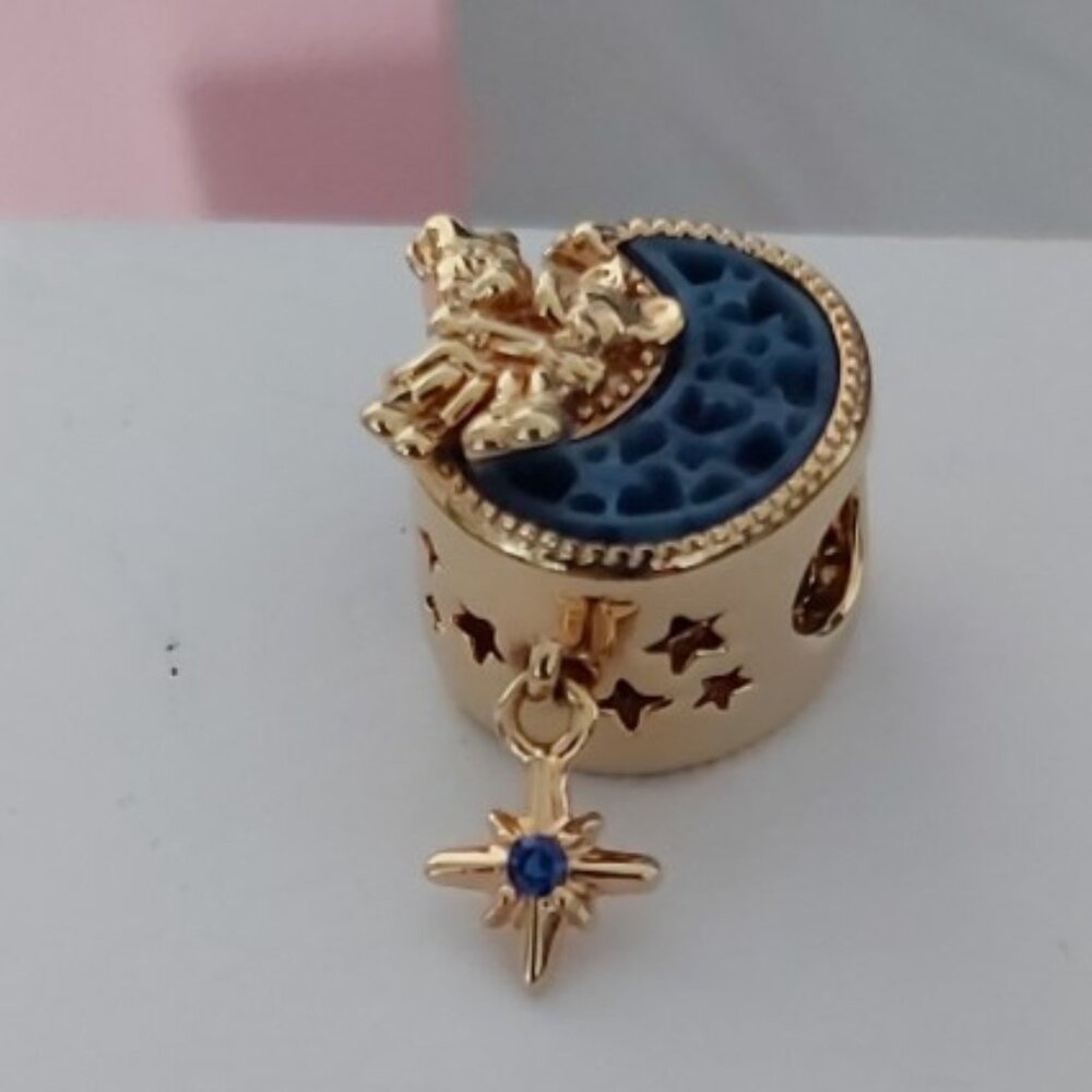 PANDORA *Retired* Sterling Silver & 14K Gold-Plated Disney Mickey & Minnie - Picture 11 of 16